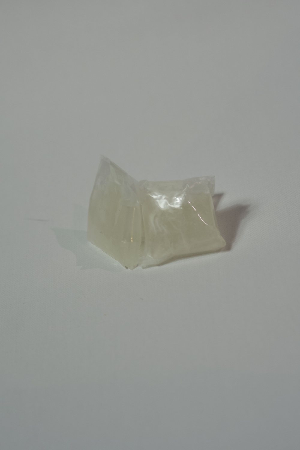 A single 12ml BOXTERIA sachet, close up